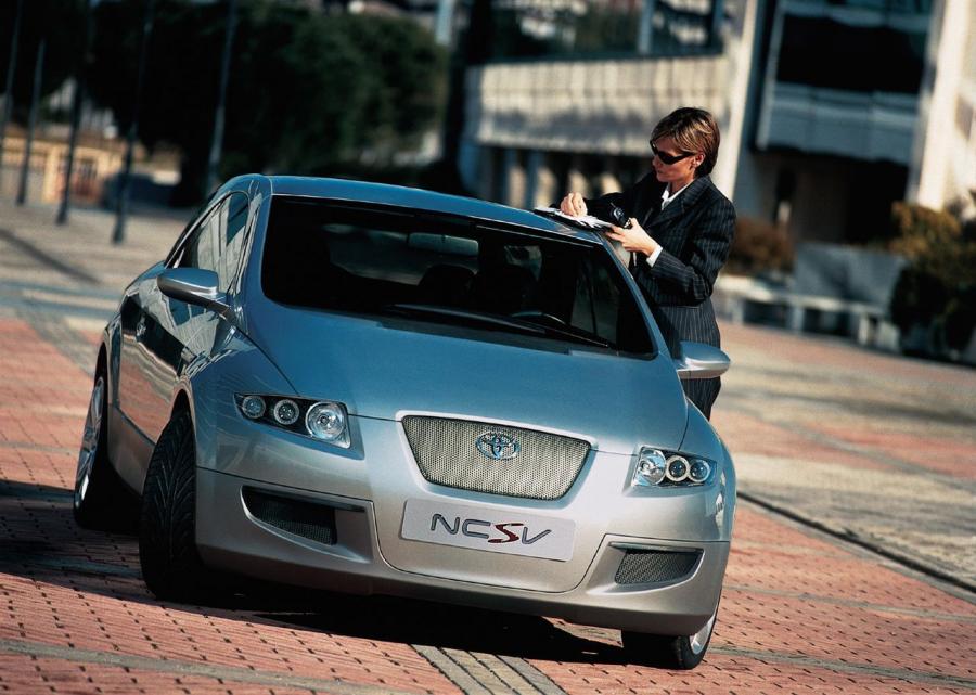  Toyota NCSV Concept 2000 года  (фото 1 из 6)
